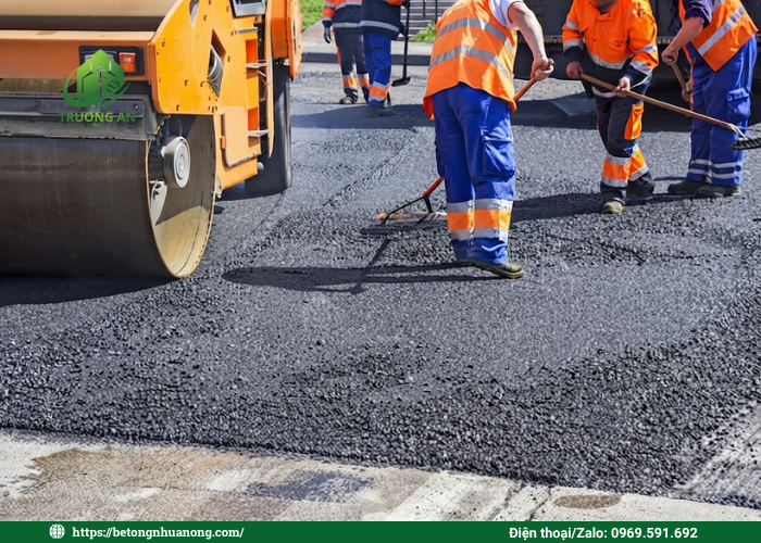 Máy móc hiện đại của Huỳnh Trường trong thi công bê tông nhựa 